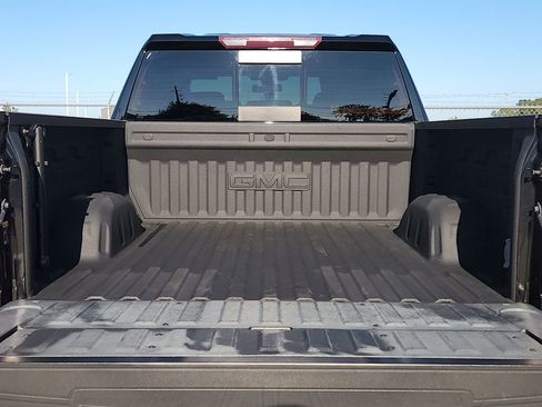 Used 2019 GMC Sierra 1500 SLT image 13