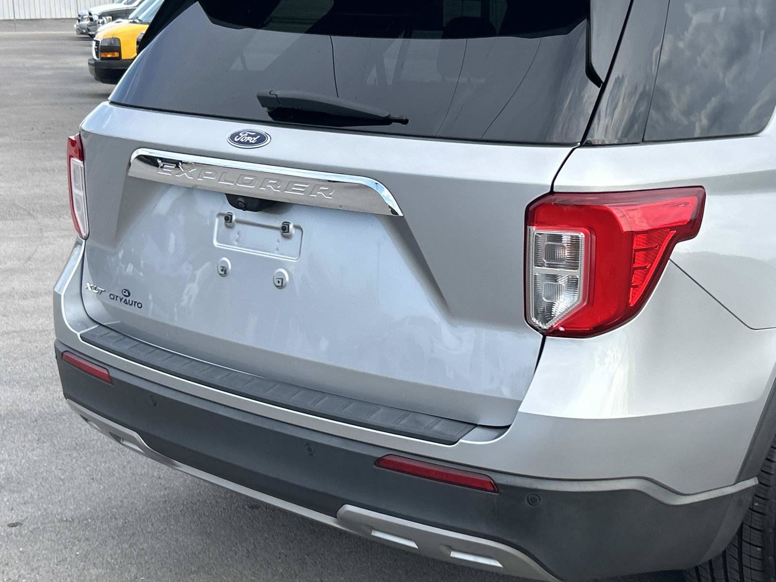 Used 2020 Ford Explorer XLT w/ Equipment Group 202A RWD image 13