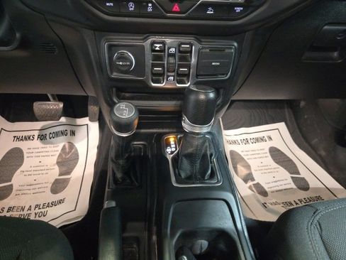 Used 2023 Jeep Gladiator Sport image 20