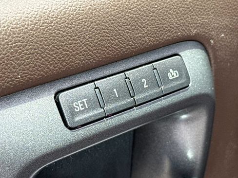 Used 2015 Chevrolet Silverado 1500 High Country w/ High Country Premium Package AWD/4WD image 21