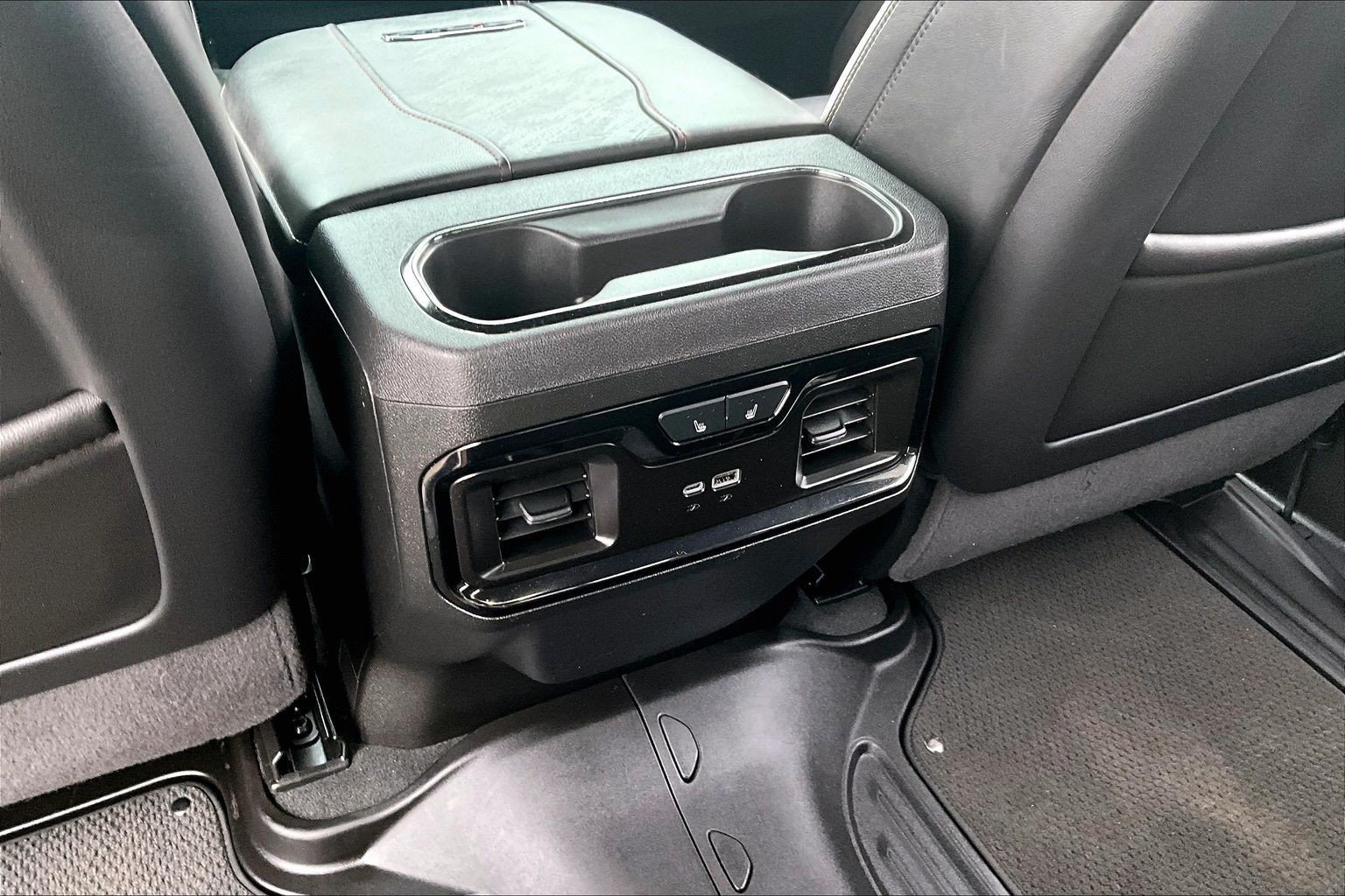Used 2024 GMC Sierra 2500 AT4X AWD/4WD image 25