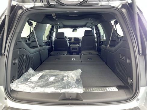 New 2026 Chevrolet Suburban High Country image 20