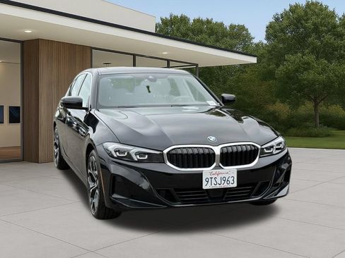 Used 2025 BMW 330i Sedan w/ Convenience Package RWD image 5