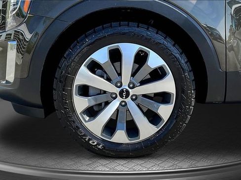 Used 2022 Kia Telluride S image 32