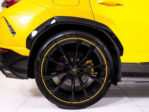 Used 2021 Lamborghini Urus AWD/4WD image 12