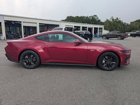 Used 2025 Ford Mustang GT RWD image 4
