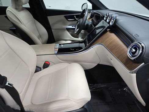 Used 2023 Mercedes-Benz GLC 300 4MATIC image 50