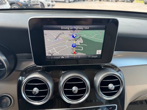Used 2019 Mercedes-Benz GLC 300 4MATIC image 20