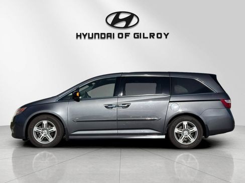Used 2013 Honda Odyssey Touring image 2