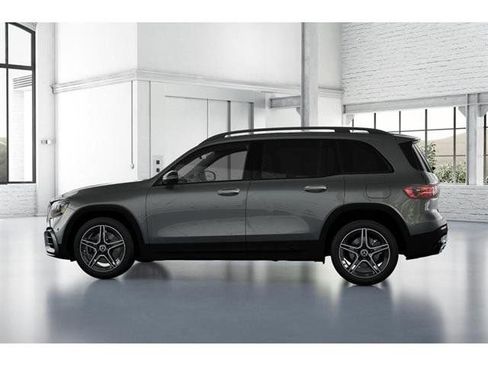 New 2026 Mercedes-Benz GLB 250 4MATIC image 32