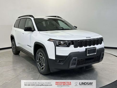 New 2026 Jeep Cherokee Laredo AWD/4WD image 1