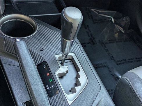 Used 2015 Toyota RAV4 Limited image 14