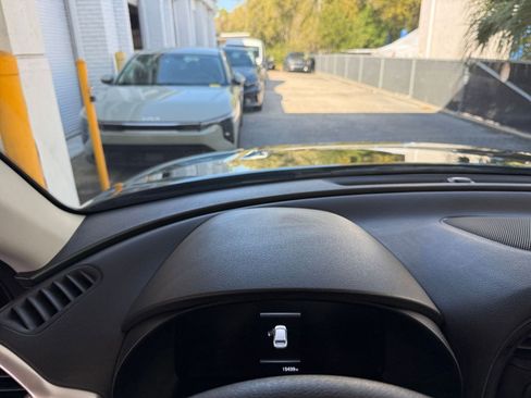 Used 2025 Kia Soul LX w/ LX Technology Package image 32