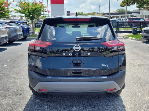 Certified 2023 Nissan Rogue SV FWD image 5
