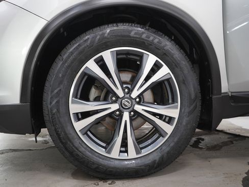 Used 2018 Nissan Rogue SL w/ Premium Package AWD/4WD image 33
