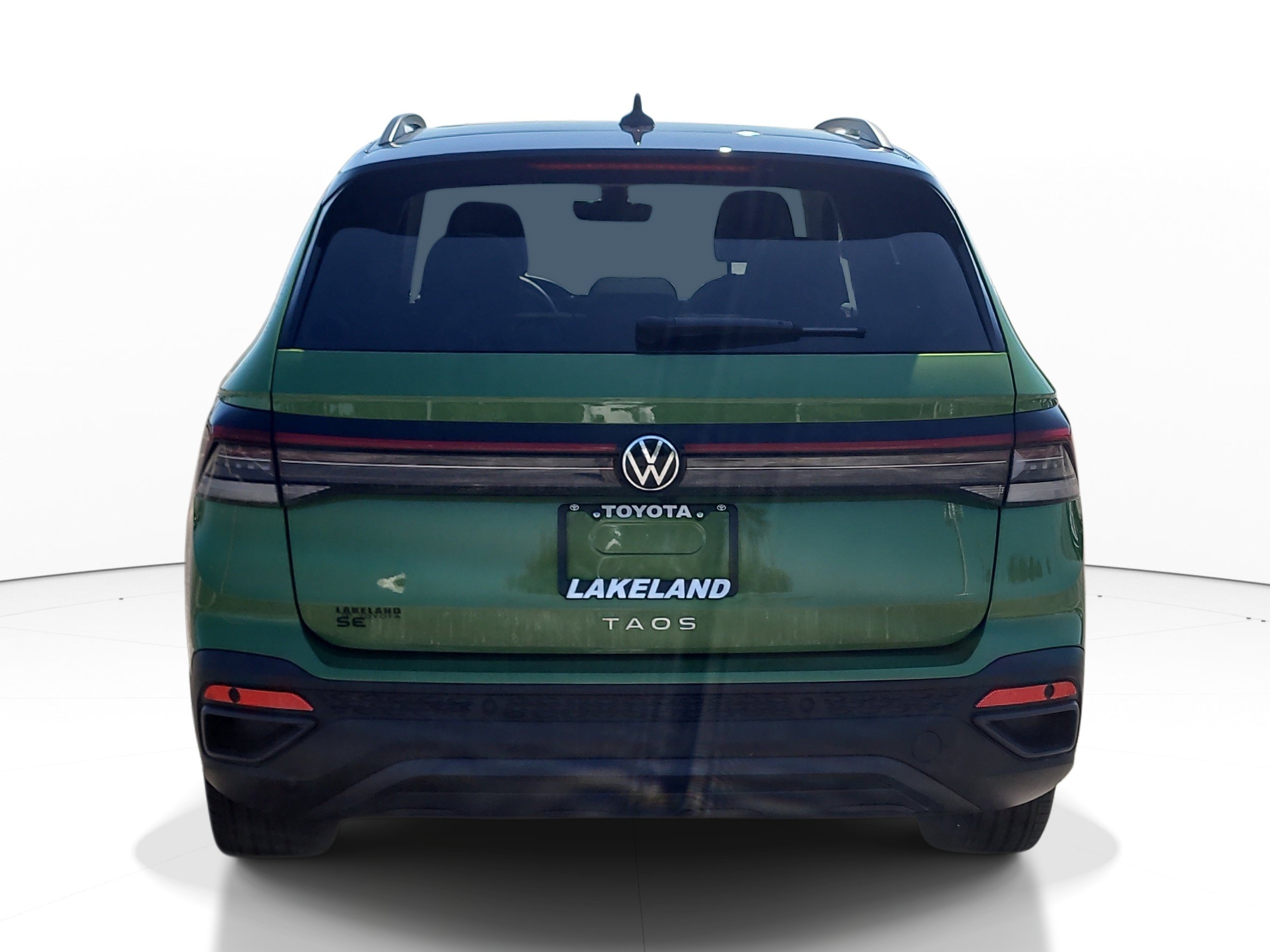 Used 2026 Volkswagen Taos SE FWD image 6
