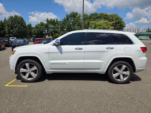 Used 2016 Jeep Grand Cherokee Overland AWD/4WD image 4