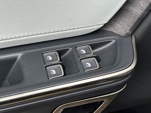 Used 2023 Rivian R1S Launch Edition image 13