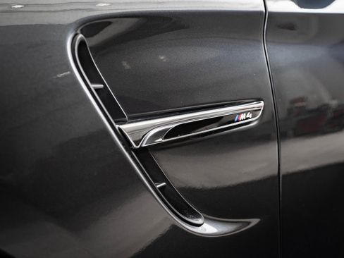 Used 2015 BMW M4 Convertible image 10