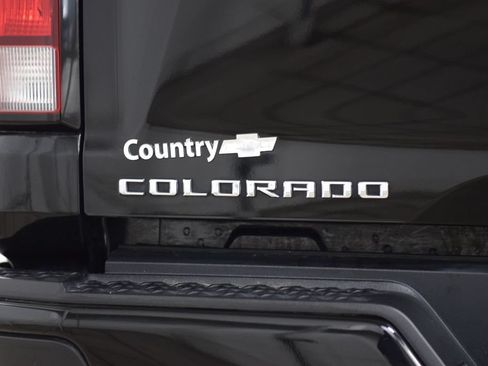 Used 2024 Chevrolet Colorado Z71 w/ Z71 Convenience Package 2 AWD/4WD image 23