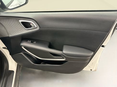 Used 2024 Kia Soul LX w/ Option Group 015 image 32