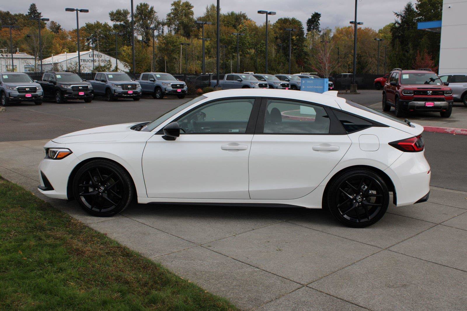 Used 2024 Honda Civic Sport image 2