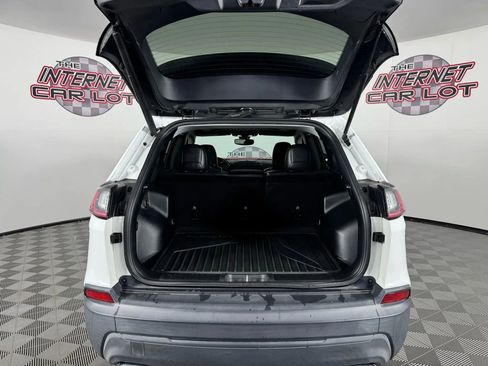 Used 2019 Jeep Cherokee Latitude Plus w/ Comfort/Convenience Group image 27