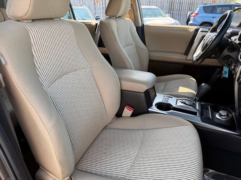 Used 2016 Toyota 4Runner SR5 AWD/4WD image 78