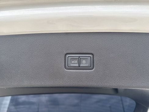 Used 2021 Audi Q8 Premium Plus image 10