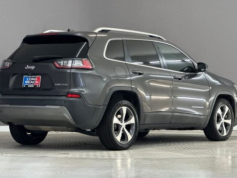 Used 2019 Jeep Cherokee Limited FWD image 9