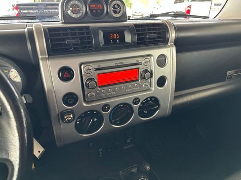 Used 2014 Toyota FJ Cruiser 4WD w/ Trail Teams Ultimate Edition image 17