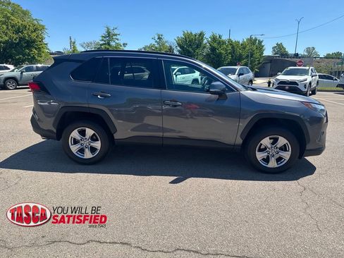 Used 2022 Toyota RAV4 XLE w/ Convenience Package AWD/4WD image 10