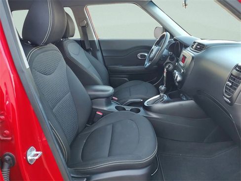 Used 2014 Kia Soul + image 30