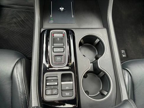 Used 2024 Honda Pilot Touring image 28