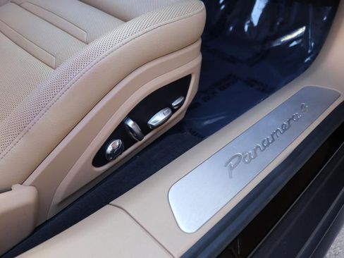 Used 2018 Porsche Panamera 4 image 29