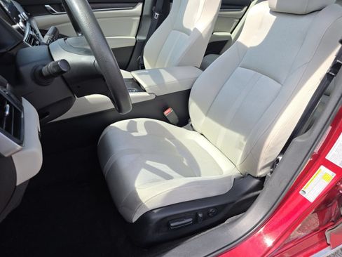 Used 2018 Honda Accord EX image 24