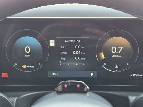 Used 2025 Hyundai Tucson SEL FWD image 16