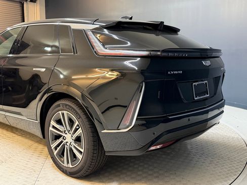 New 2026 Cadillac Lyriq Premium Luxury AWD/4WD image 22