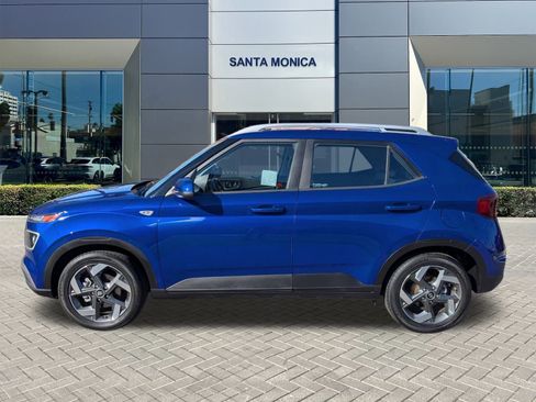 Used 2023 Hyundai Venue Limited image 9