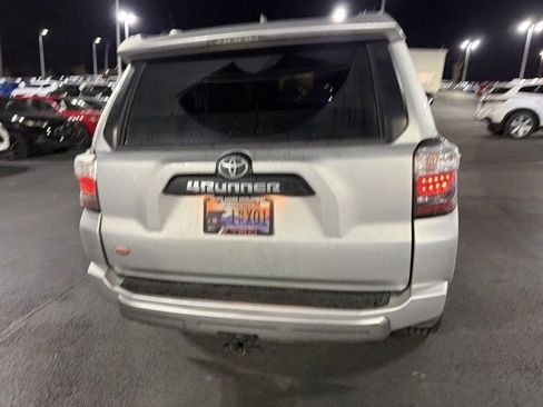 Used 2021 Toyota 4Runner TRD Off-Road Premium image 10