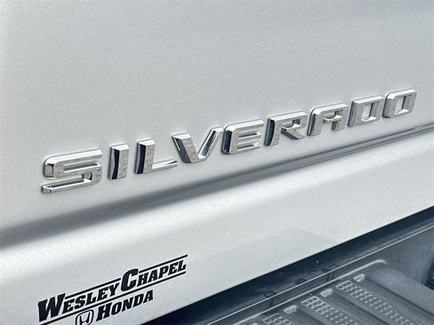 Used 2022 Chevrolet Silverado 2500 LT w/ Convenience Package image 11