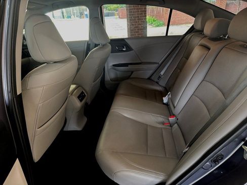 Used 2017 Honda Accord Touring image 33