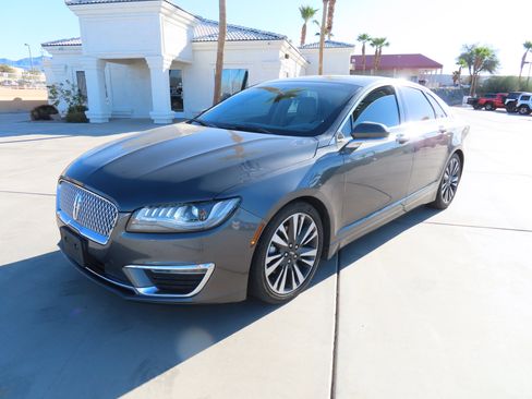 Used 2017 Lincoln MKZ Reserve image 3