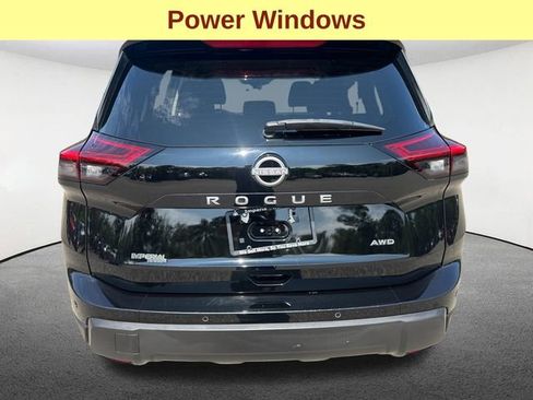 Used 2024 Nissan Rogue S image 9