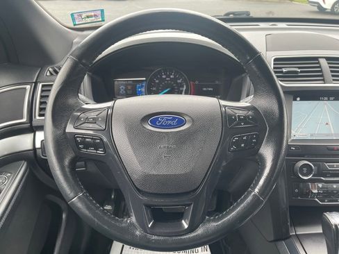 Used 2017 Ford Explorer XLT w/ Equipment Group 202A AWD/4WD image 20