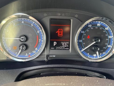 Used 2019 Toyota Corolla LE image 16