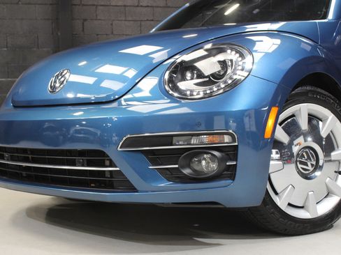 Used 2018 Volkswagen Beetle 2.0T SE w/ SE Premium Package image 6