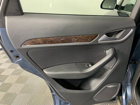 Used 2017 Audi Q3 2.0T Prestige w/ Prestige Package image 27