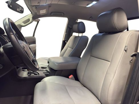 Used 2011 Toyota Tundra Limited w/ Memory Pkg image 14