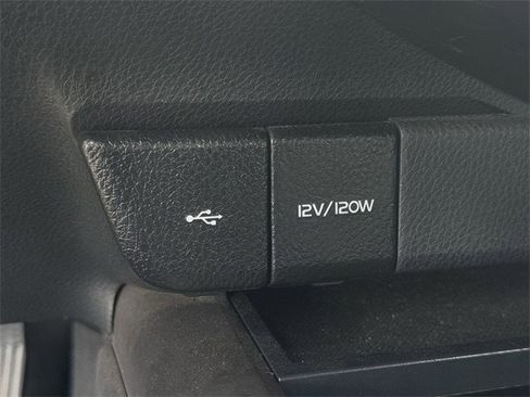 Used 2023 Toyota Camry SE image 21